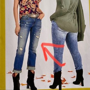 NWOT Cabi 100% boyfriend jeans, style 4152, distressed.